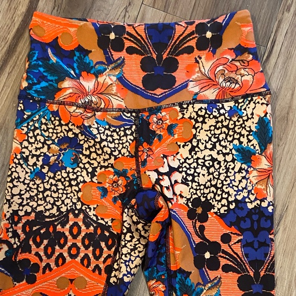 Free People Movement high rise 7/8 length floral bright colorful leggings - Picture 7 of 9